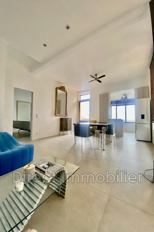 Maison - 250 m² - 7 pièces