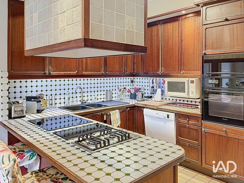 Maison - 310 m² - 6 pièces