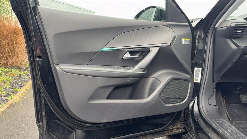 Peugeot 2008 136 50 kWh Allure