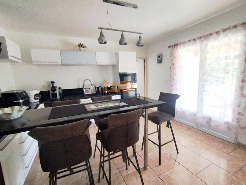 Maison - 140 m² - 5 pièces