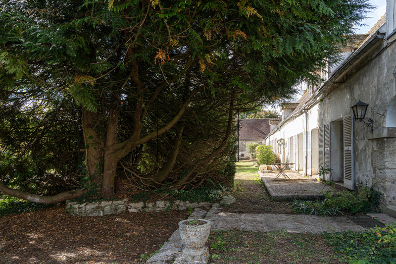 Maison - 487 m² - 13 pièces