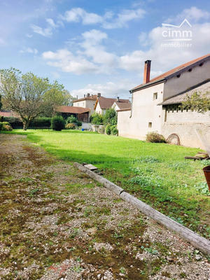 Maison traditionnelle - 186 m² - 7 pièces