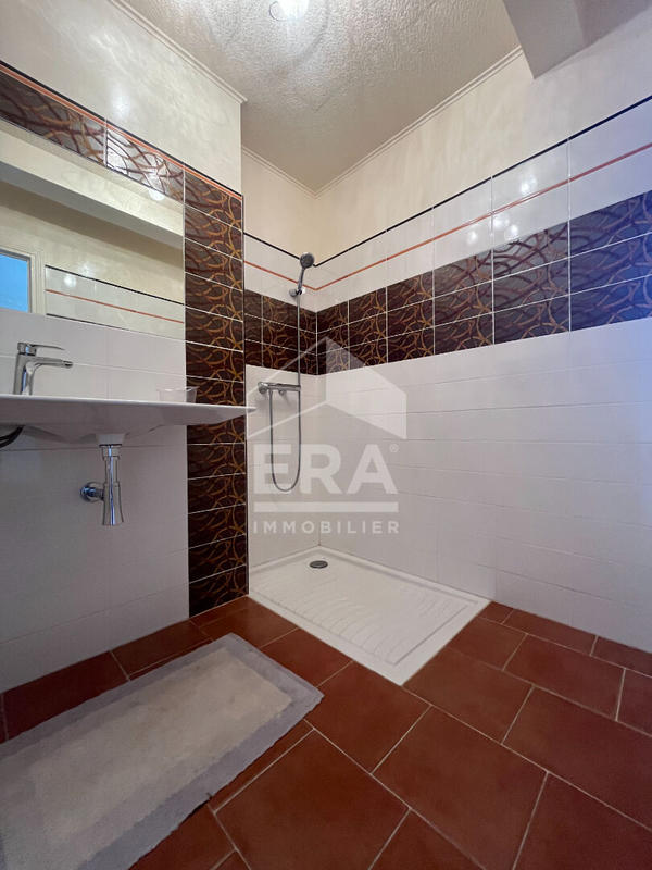 Maison - 370 m² - 8 pièces