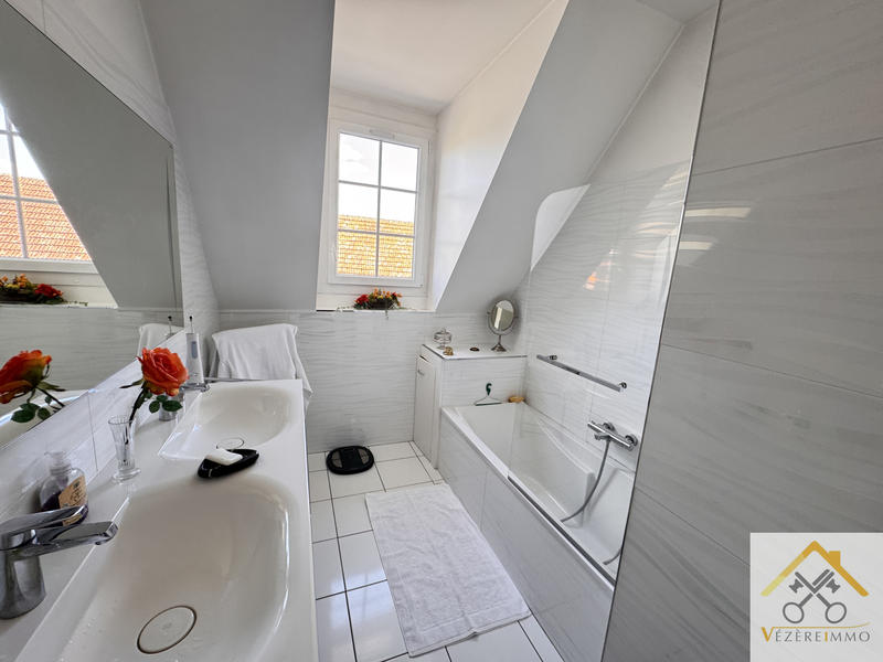 Maison - 153 m² - 5 pièces