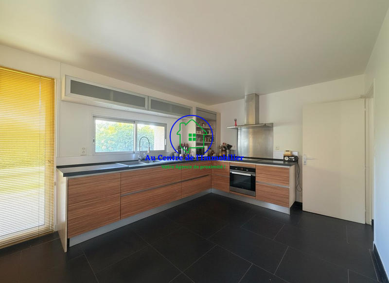 Maison - 344 m² - 11 pièces