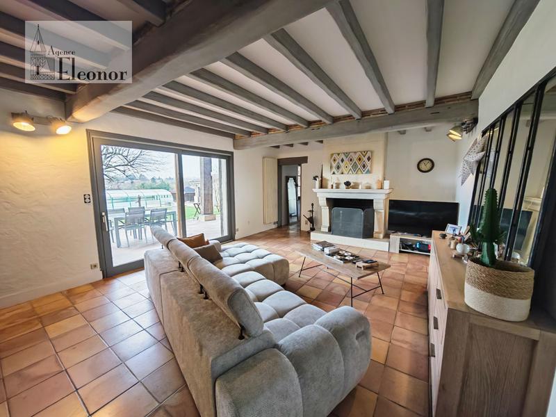 Maison ancienne - 231 m² - 10 pièces