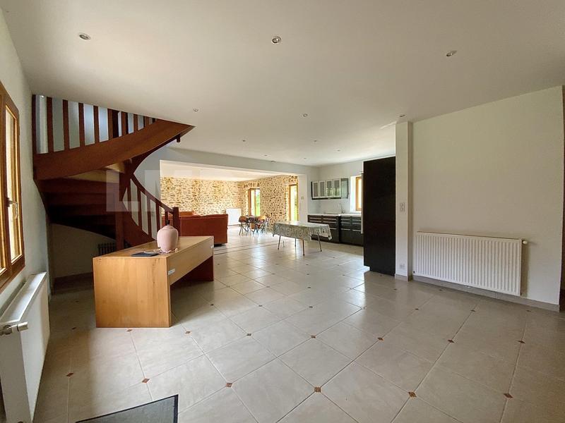 Maison - 199 m² - 6 pièces