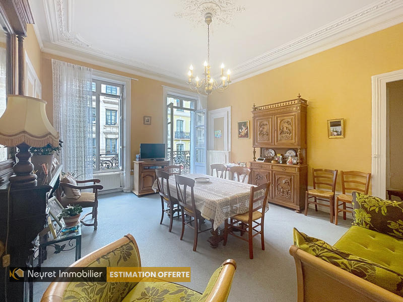 Appartement - 110 m² - 4 pièces