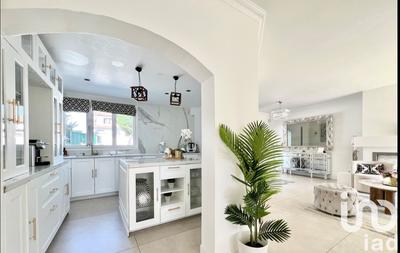 Maison - 176 m² - 8 pièces