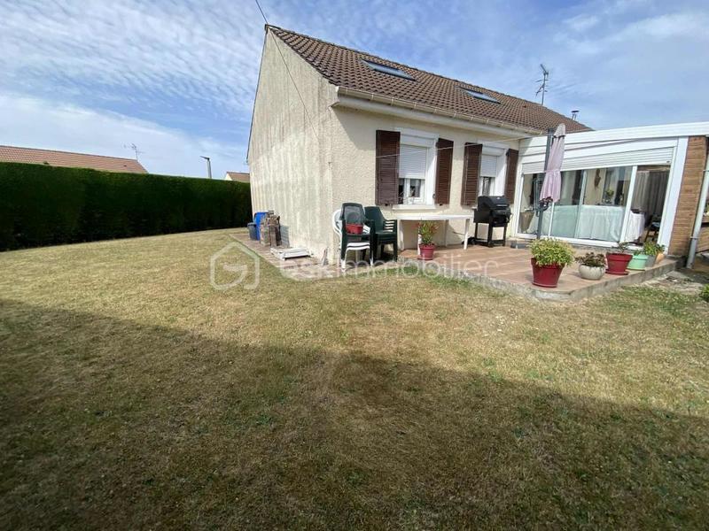 Maison traditionnelle - 107 m² - 7 pièces