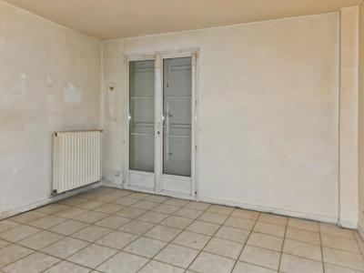 Appartement - 97 m² - 13 pièces