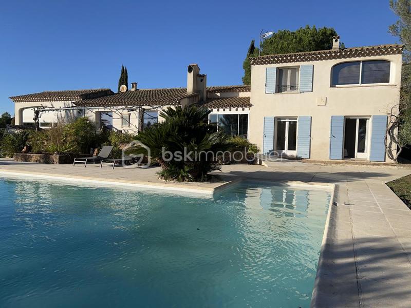 Maison - 186 m² - 6 pièces