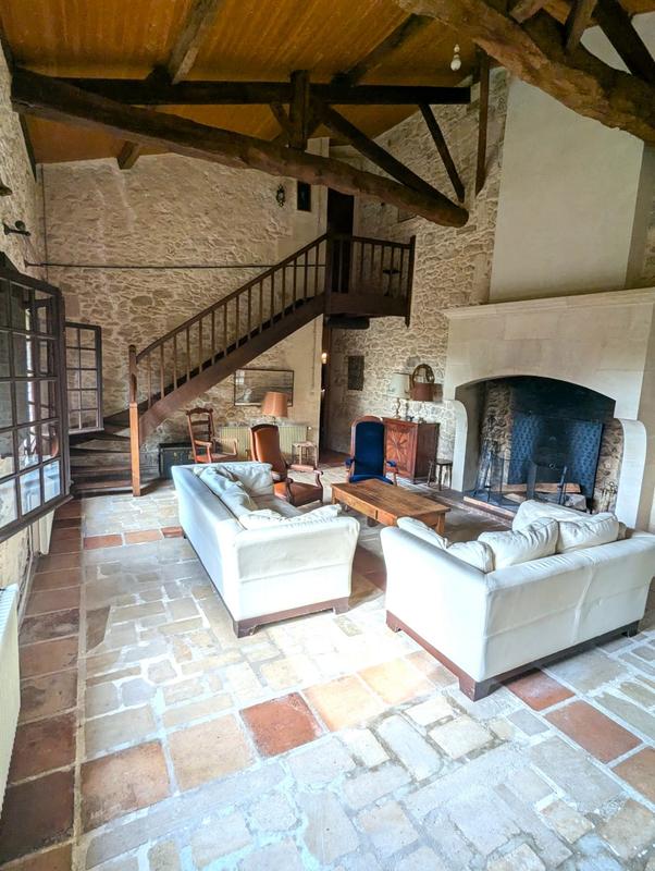 Maison - 261 m² - 7 pièces