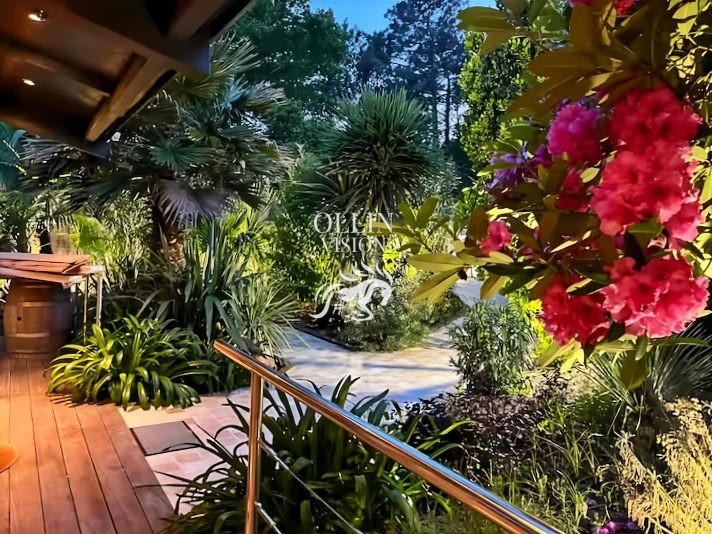 Villa - 302 m² - 9 pièces