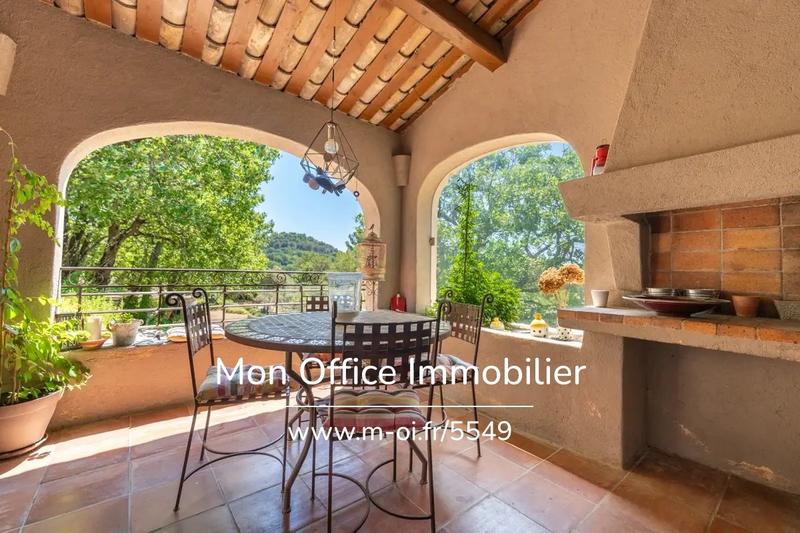 Propriété - 375 m² - 10 pièces