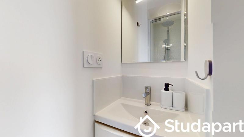 Chambre - 9 m² - 1 pièce