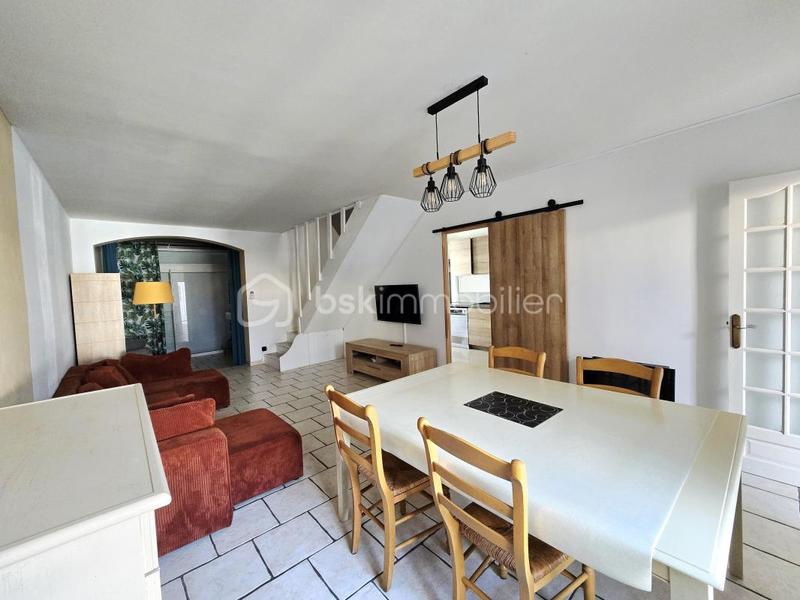 Maison - 94 m² - 5 pièces