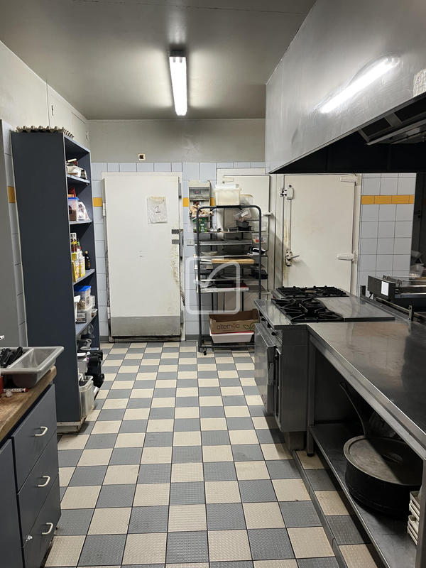 Local commercial - 799 m²