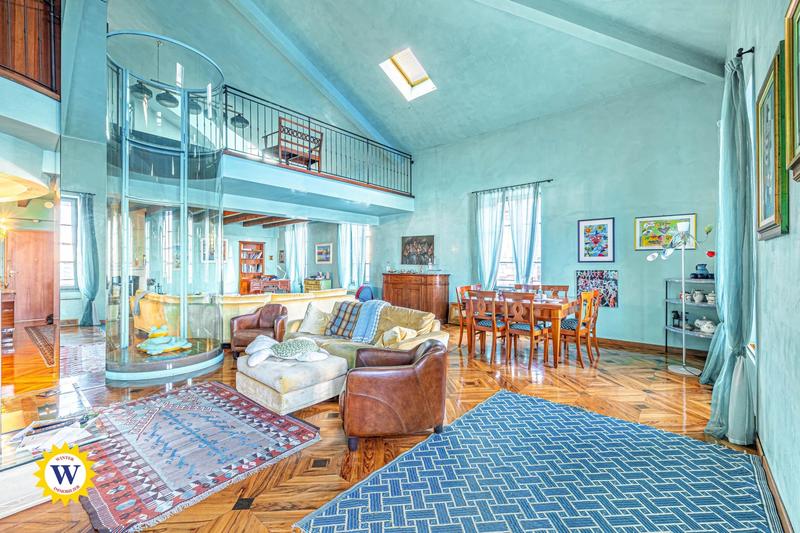 Duplex - 251 m² - 5 pièces