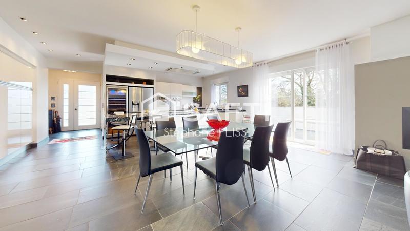 Maison - 252 m² - 6 pièces