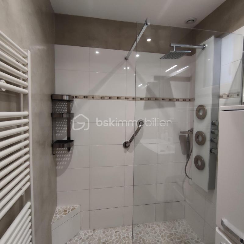 Maison traditionnelle - 90 m² - 4 pièces