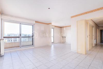 Appartement - 83 m² - 4 pièces