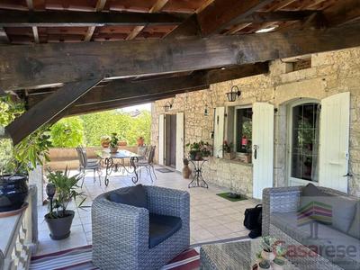 Maison en pierre - 193 m² - 8 pièces