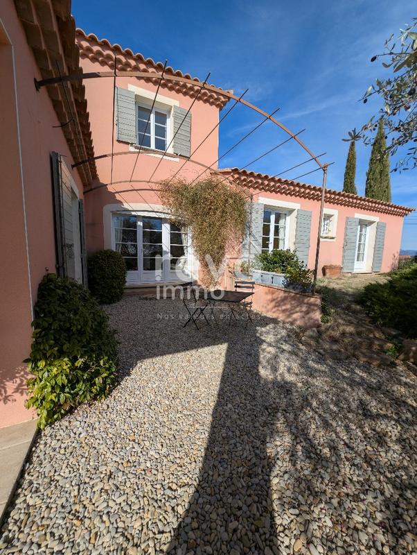 Maison - 200 m² - 7 pièces