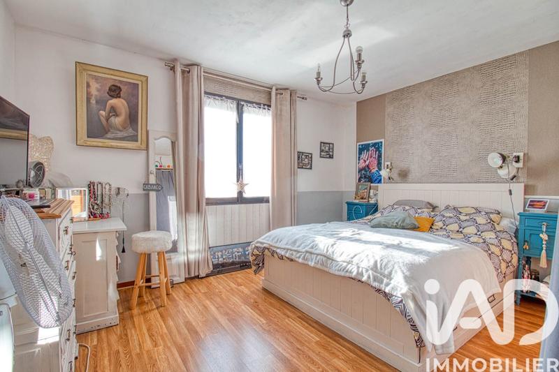 Maison - 151 m² - 8 pièces