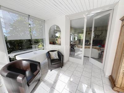 Pavillon - 210 m² - 8 pièces