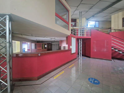 Local commercial - 642 m²