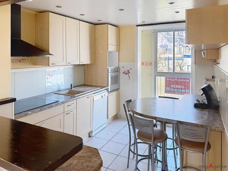 Appartement - 84 m² - 4 pièces