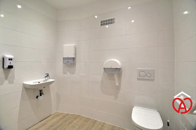 Local d'activités - 89 m² - 5 pièces