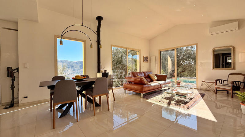 Maison - 144 m² - 5 pièces