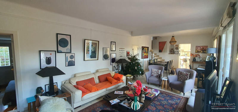 Maison - 218 m² - 6 pièces