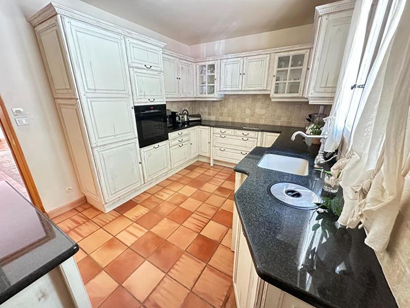 Maison - 200 m² - 7 pièces