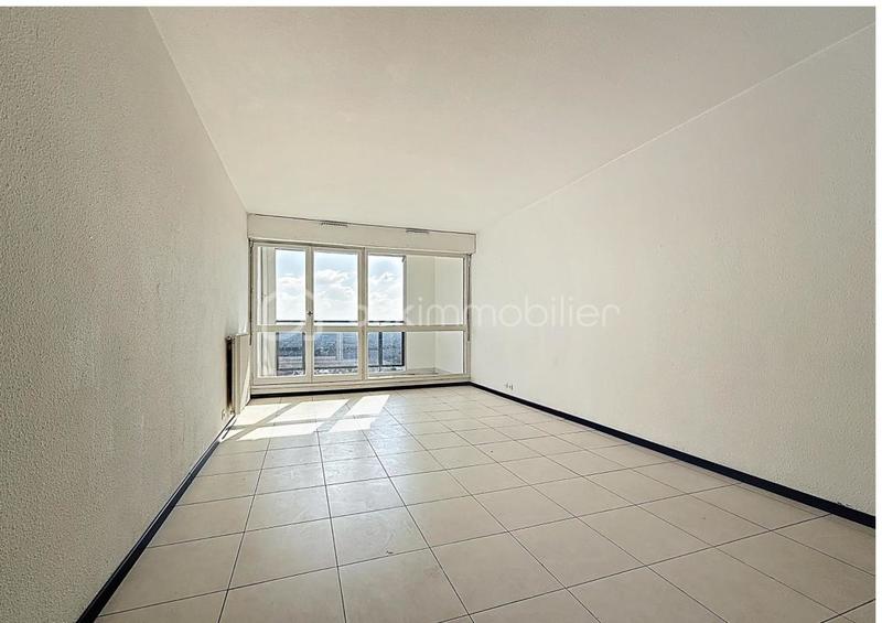 Studio - 30 m² - 1 pièce