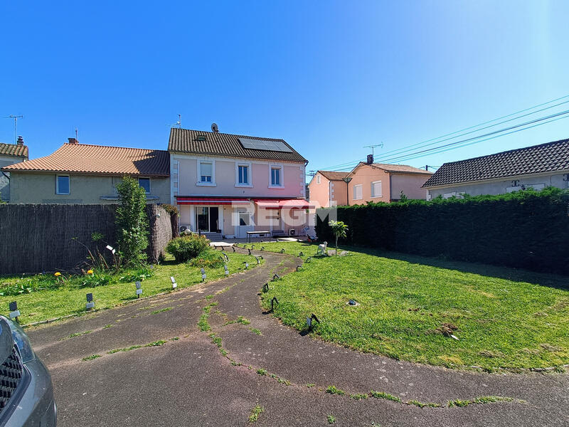 Maison - 231 m² - 9 pièces