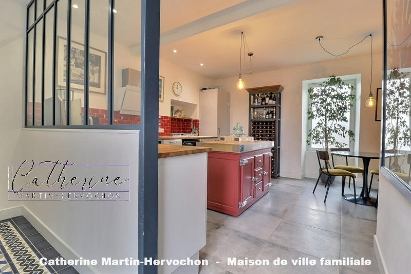 Maison - 176 m² - 7 pièces