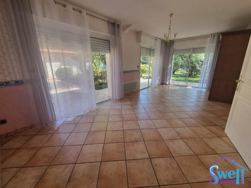 Maison contemporaine - 303 m² - 10 pièces