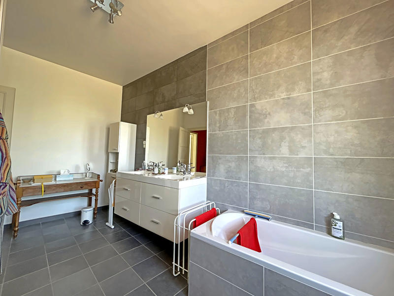 Maison - 180 m² - 6 pièces