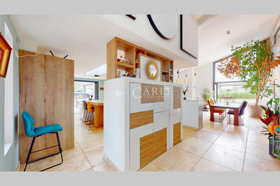 Propriété - 285 m² - 11 pièces