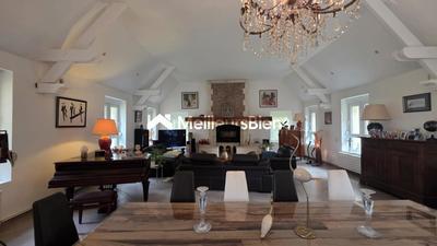 Propriété - 285 m² - 7 pièces