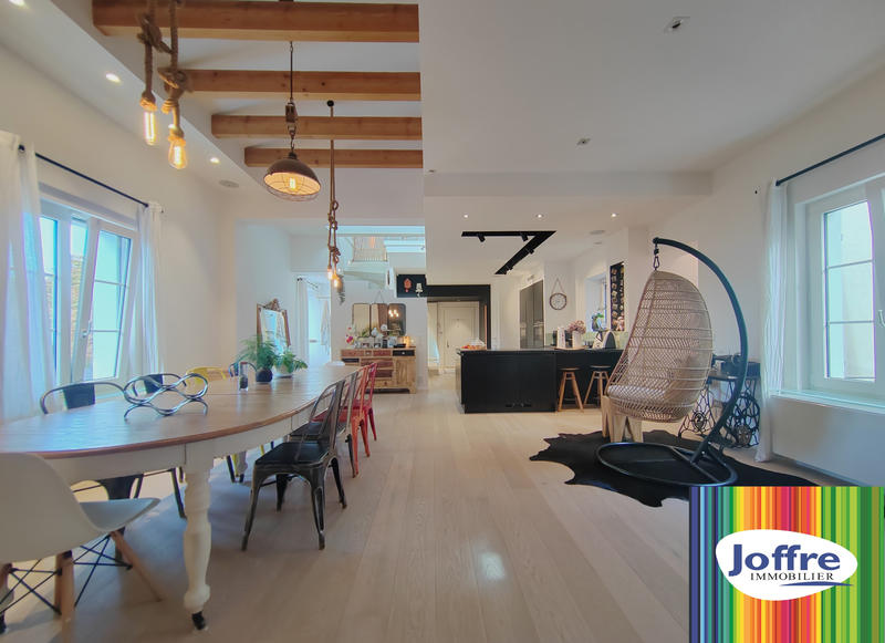 Duplex - 122 m² - 4 pièces