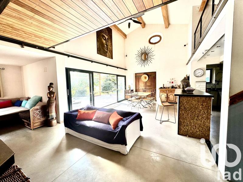 Maison - 350 m² - 9 pièces