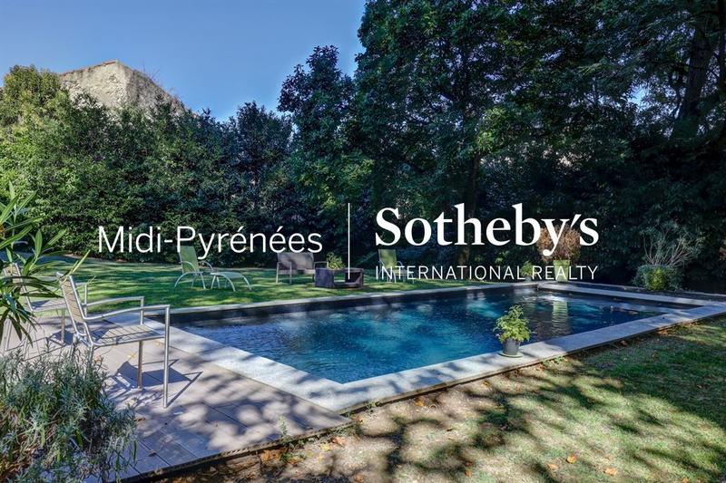 Maison - 620 m² - 15 pièces