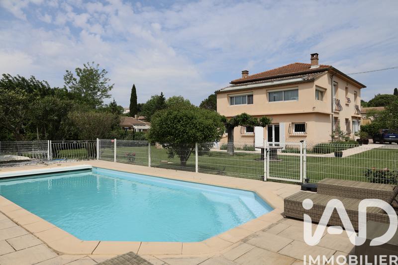 Maison - 220 m² - 9 pièces