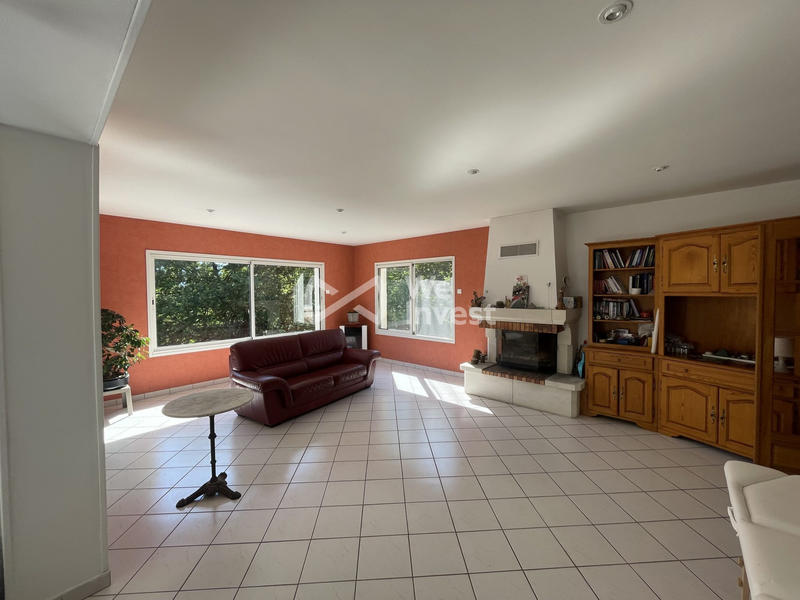 Maison traditionnelle - 340 m² - 11 pièces