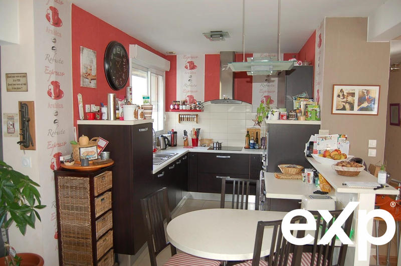 Maison - 215 m² - 8 pièces