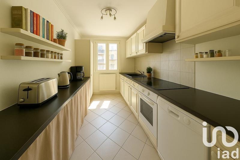 Appartement - 93 m² - 5 pièces